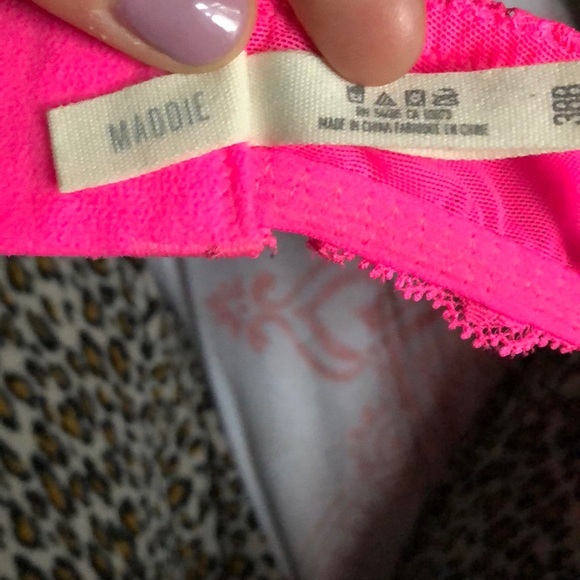 3 Bras 36B - Picture 6 of 8